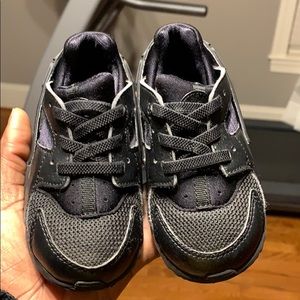 Toddler Nike huaraches